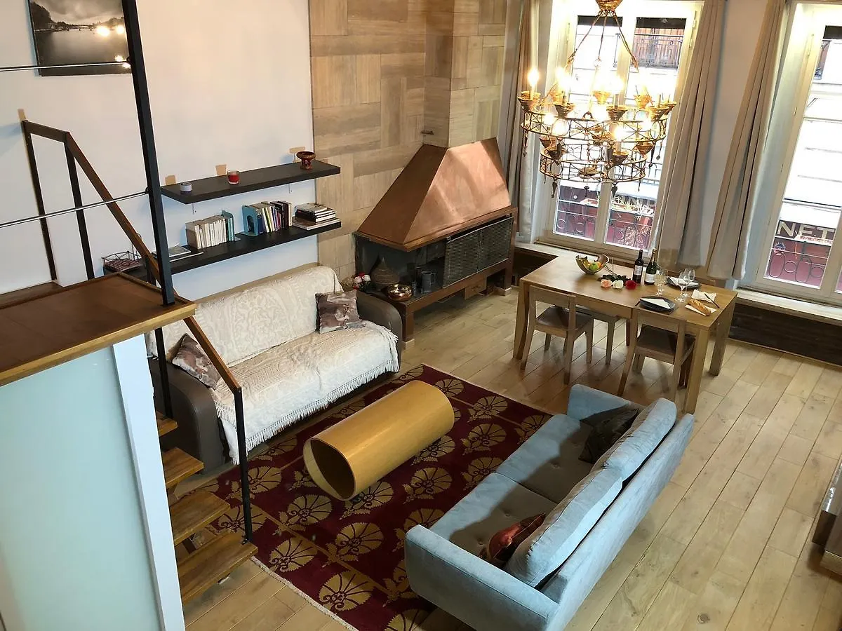 Appartement Duplex Saint Germain Odeon à Paris